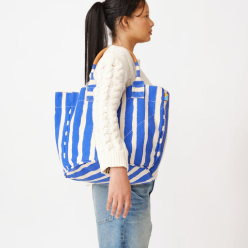 Brushstroke Weekender - Iris/Eggshell lifestyle image