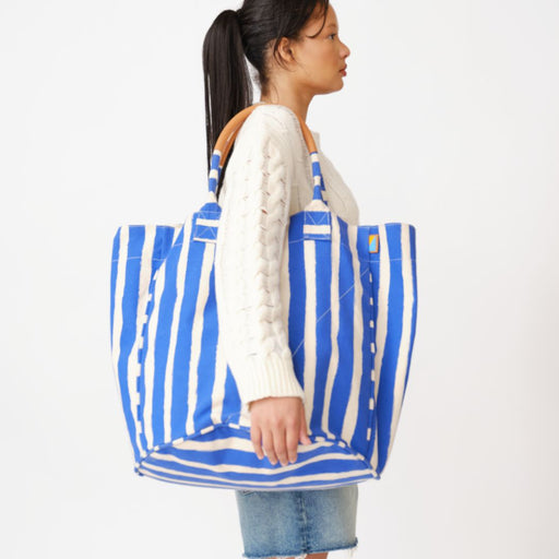 Brushstroke Long Weekender - Iris/Eggshell lifestyle image