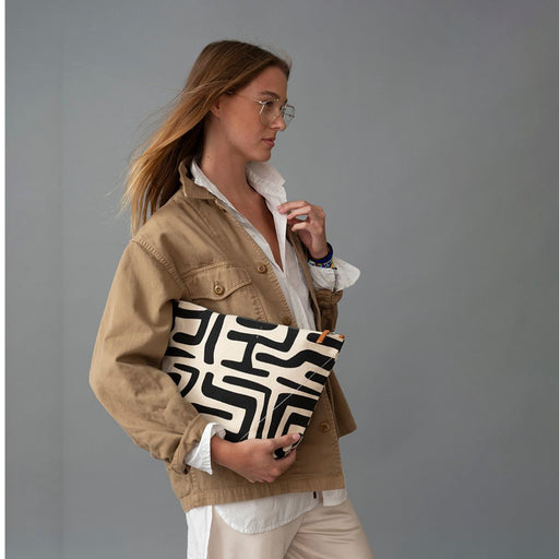 Jumbo Pouch - Black Kuba lifestyle image