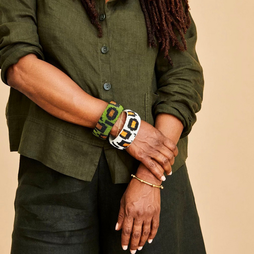 SAMPLE SALE: Leopard Bangle - Green lifestyle image