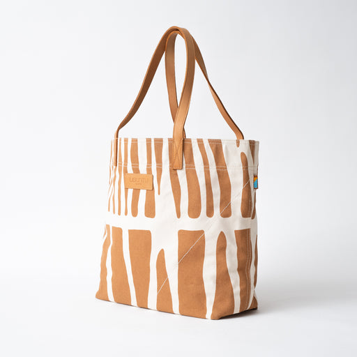 SAMPLE SALE: Zebra Go-To Tote - Brown/Eggshell lifestyle image