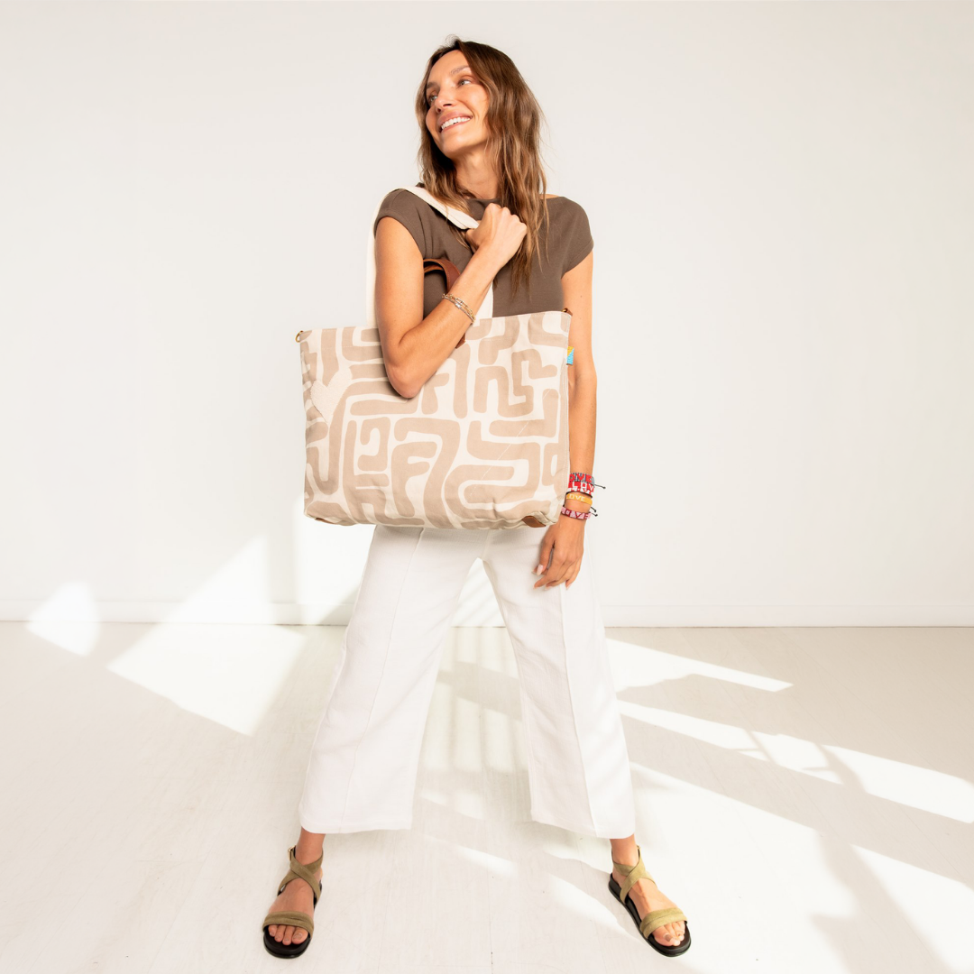 Carryall – Sand Kuba with Pearl Beaded Heart