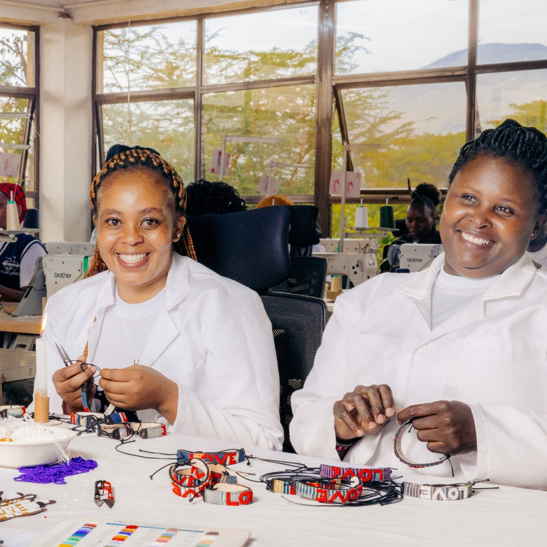 Mara Baule LOVE Bracelet - Red