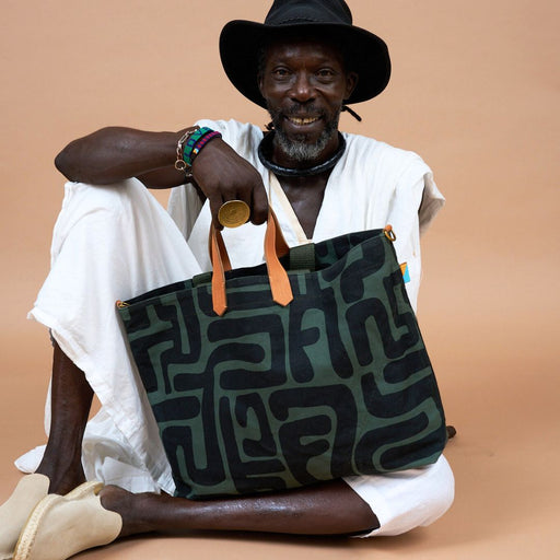 Carryall Bag - Safari Canvas Kuba lifestyle image