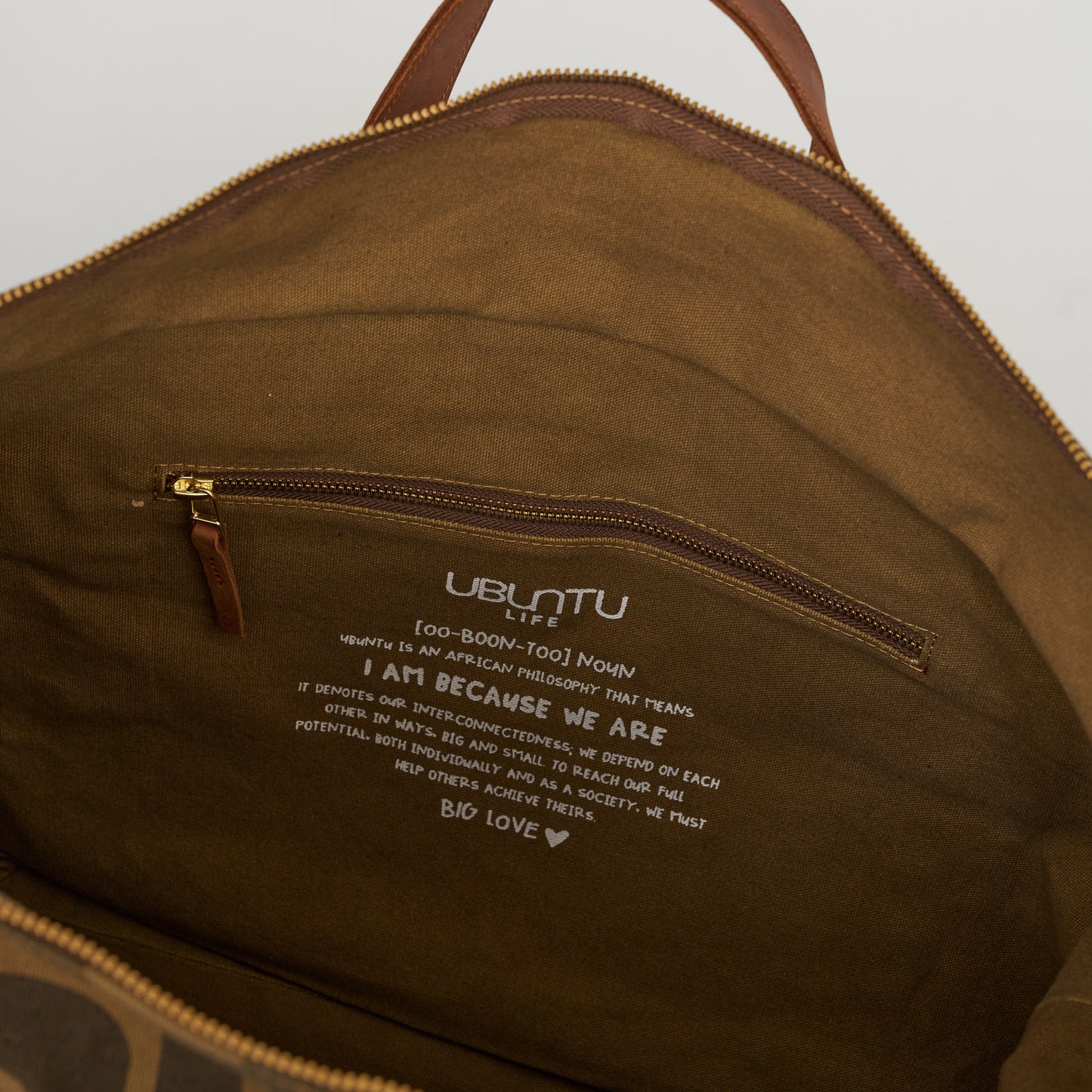 Carryall – Mocha Kuba with Red Beaded Heart