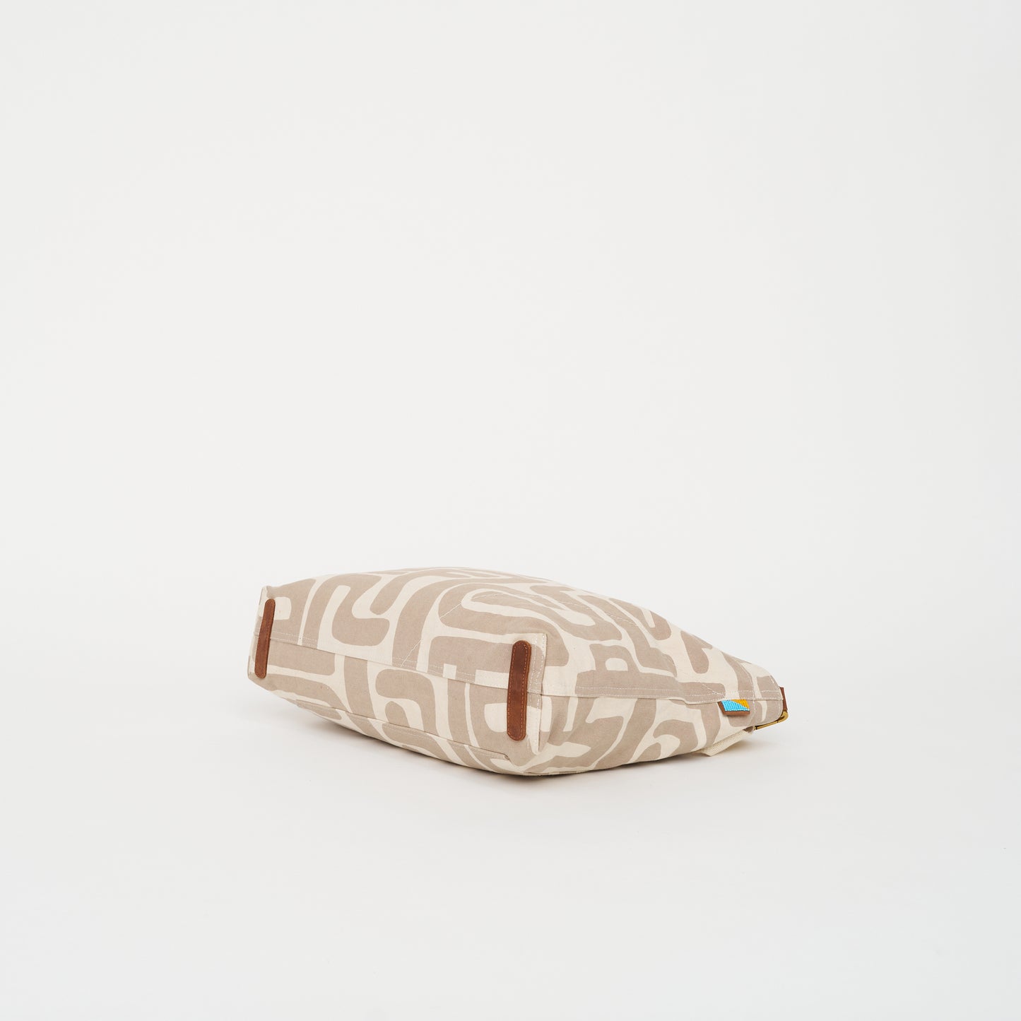 Carryall – Sand Kuba with Pearl Beaded Heart