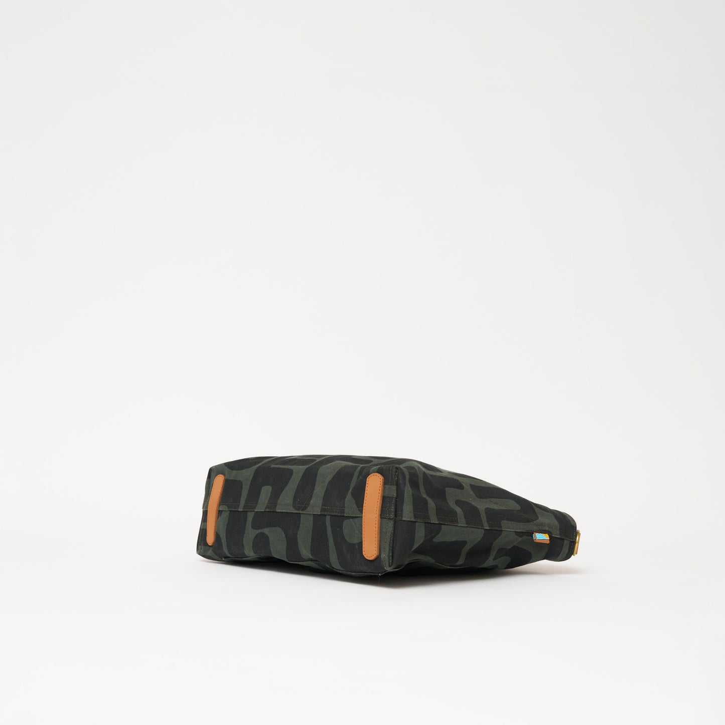 Commuter - Safari Kuba with Beaded Red Heart